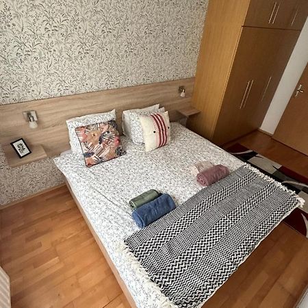Danube Dwelling Akacfa 26 - Private Indoor Garage Apartamento Budapest Exterior foto